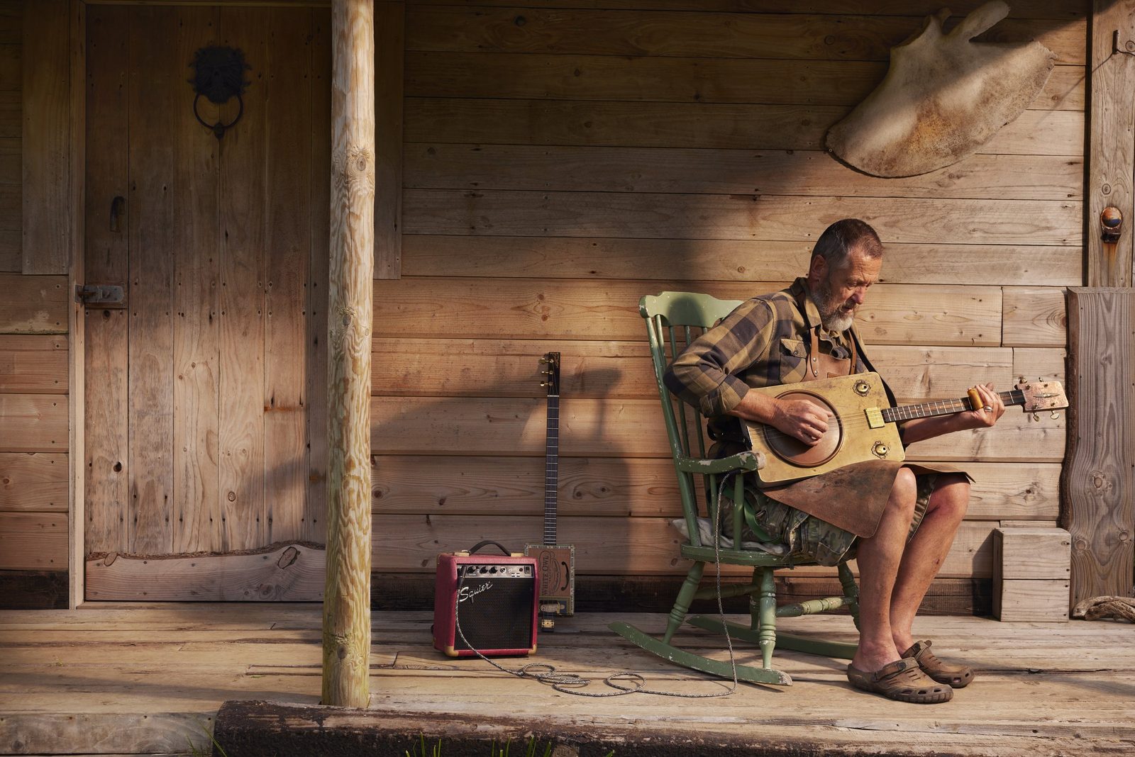 Dirt Box Guitars - 12 Images